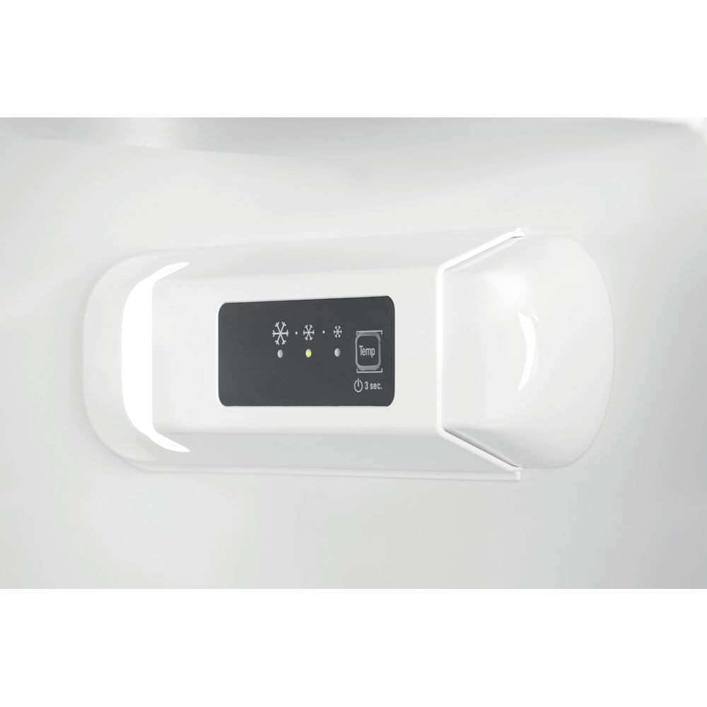 Hotpoint HBUF011 Integrated Low Frost Undercounter Fridge