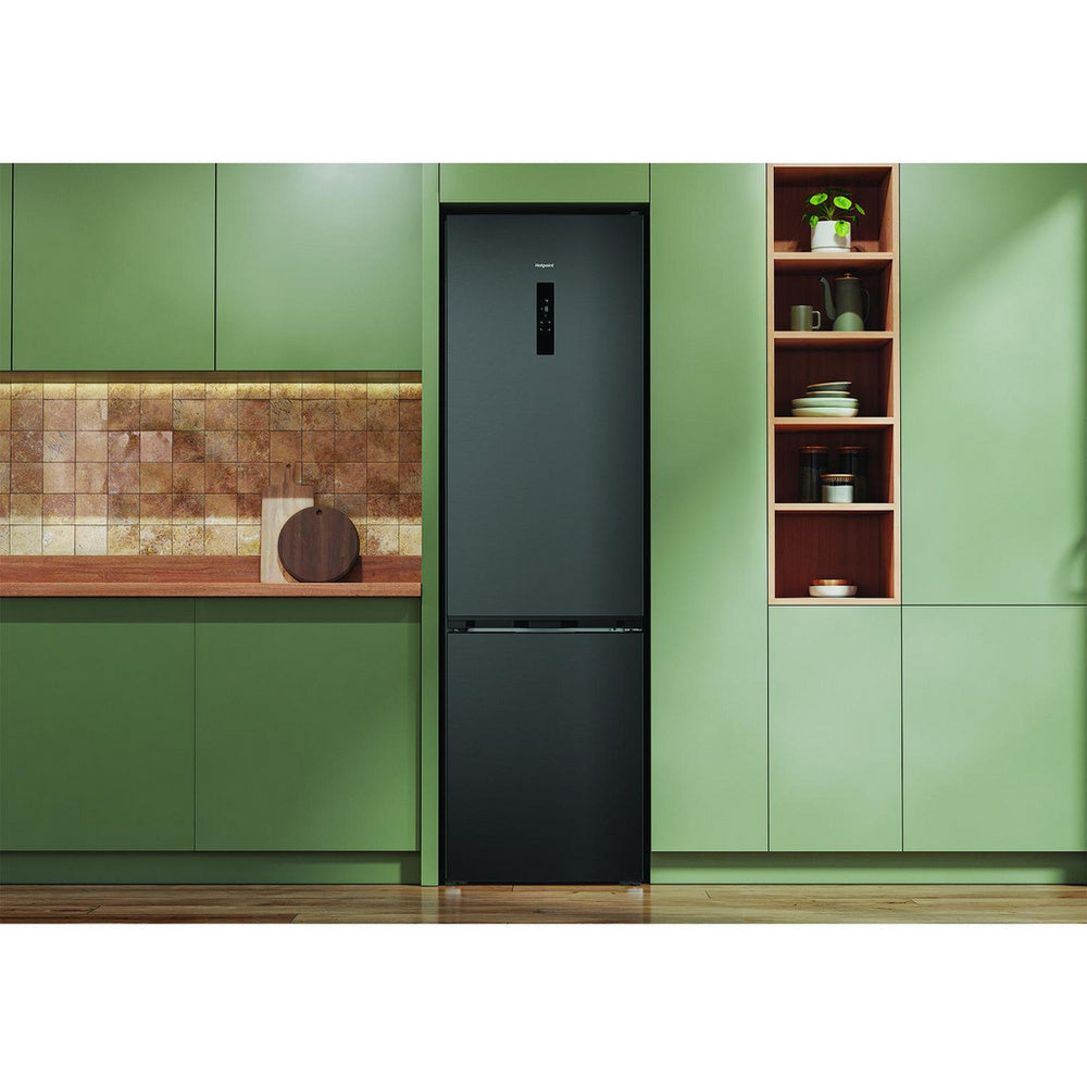 Hotpoint HPK26413XR6UKE Dual No Frost 70/30 Freestanding Fridge Freezer with VitalCare Black Steel